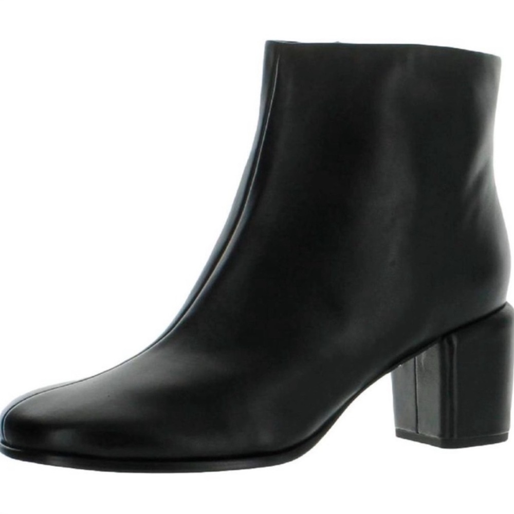 Worn once! EUC Vince Maggie ankle boots, black pure leather, size 9.5
